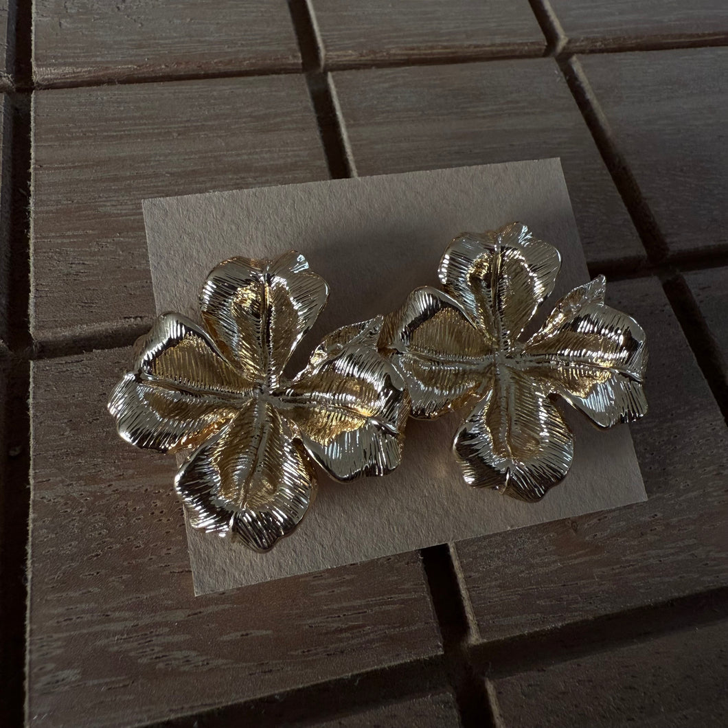 Aretes flor dorada