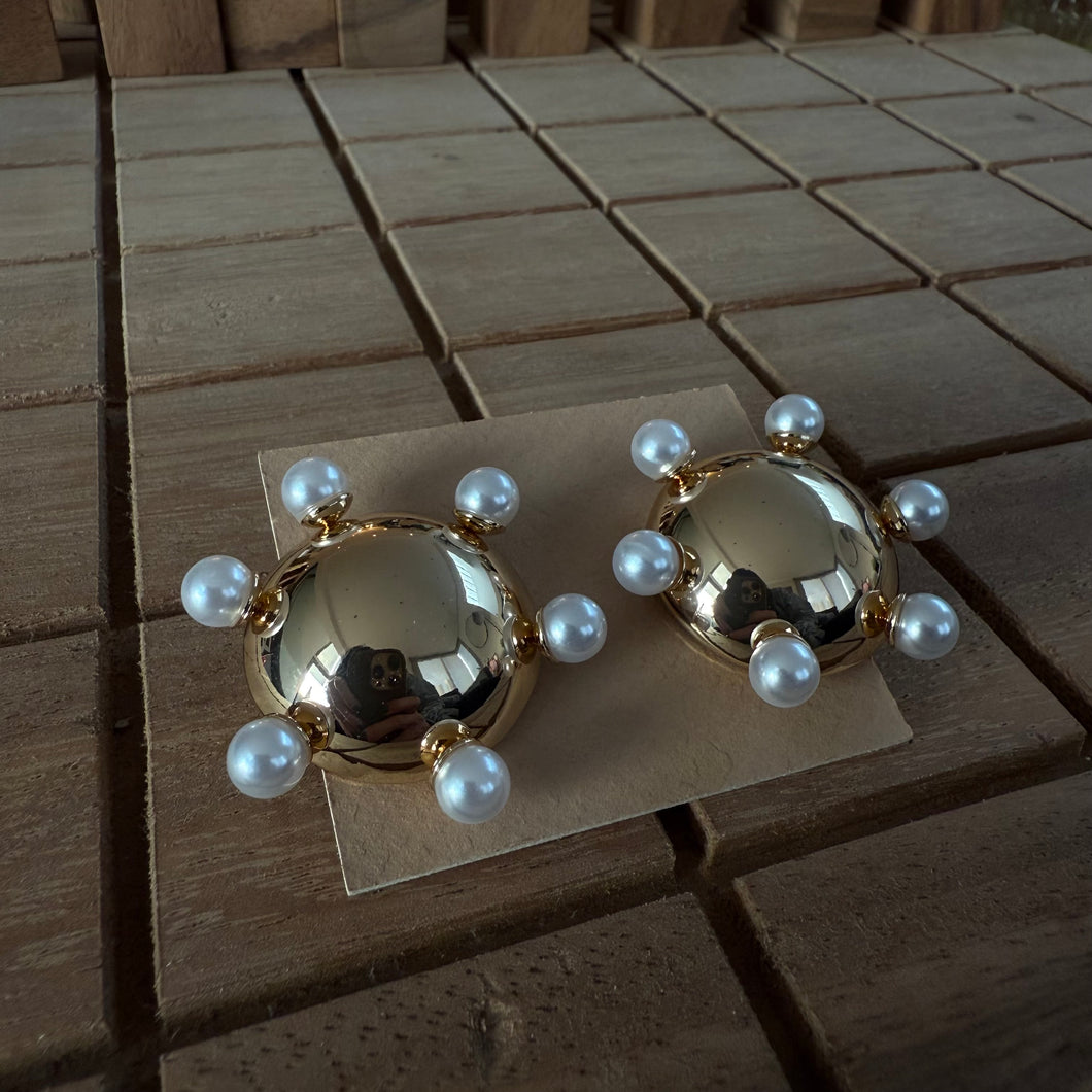 Aretes círculo con perlas 3D