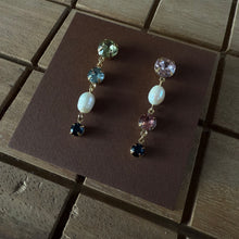Load image into Gallery viewer, Aretes colores + perla
