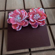 Load image into Gallery viewer, Aretes flor coral
