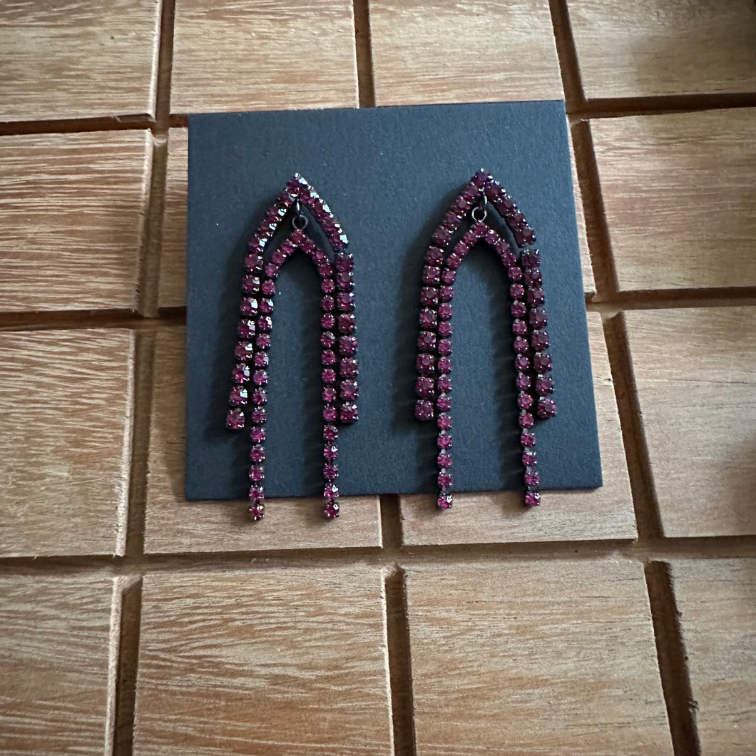 Aretes v morados