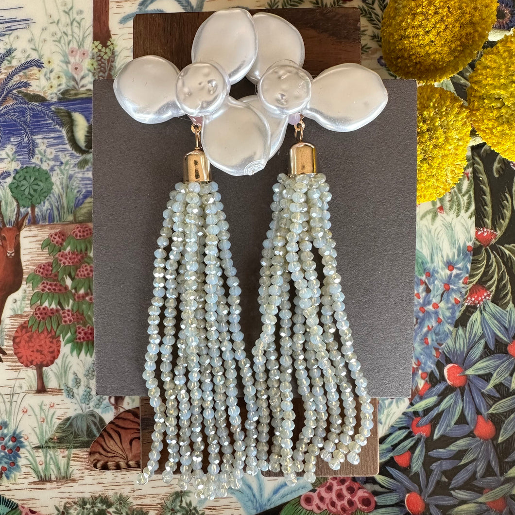 Aretes lluvia + flor perla aqua